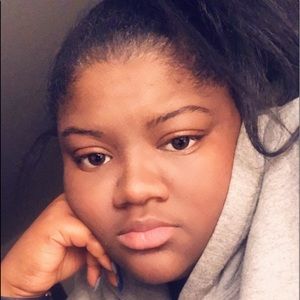 Meet your Posher, Kiana